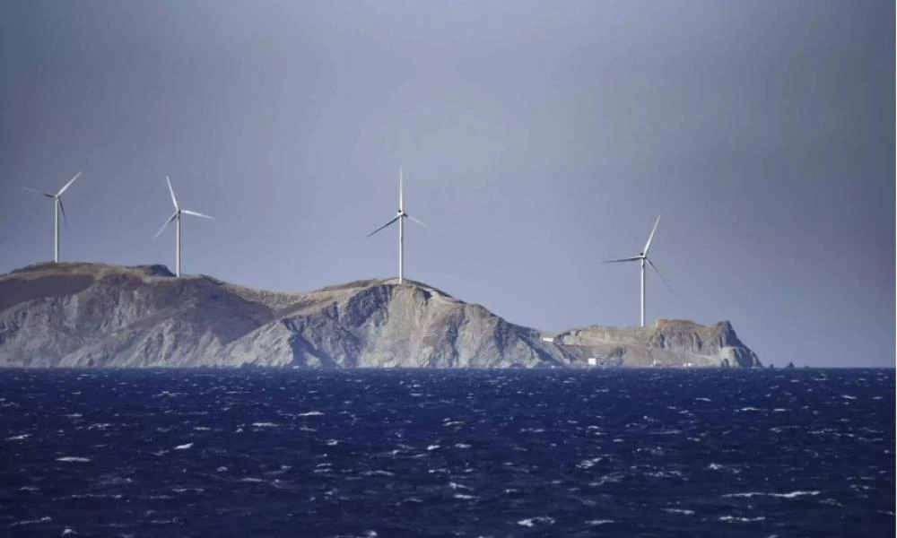 Καιρός σήμερα: Ισχυροί άνεμοι και ζέστη – Πού θα πέσουν καταιγίδες